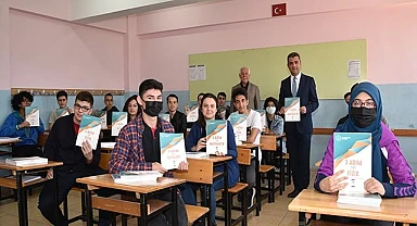 Denizli’de 127 bin kaynak kitap sınava hazırlanan öğrencilere ulaştırılıyor