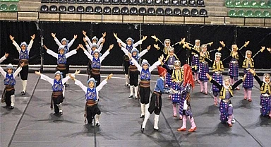 Denizli’de halk oyunları şöleninde 22 ekip performanslarını sergileyecek