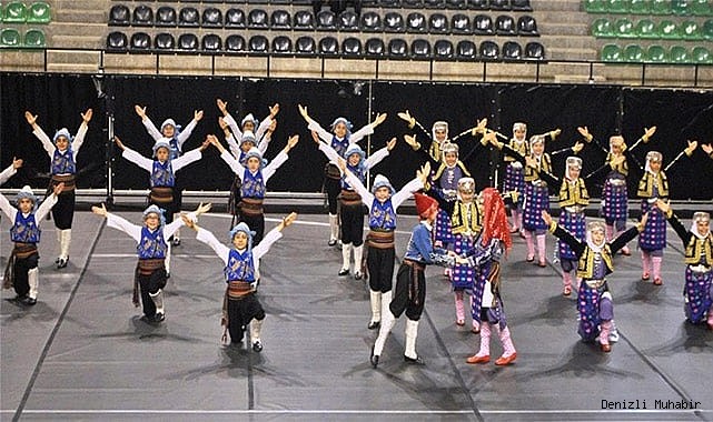 Denizli’de halk oyunları şöleninde 22 ekip performanslarını sergileyecek
