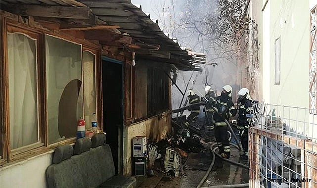 Depo olarak kullanılan ev alevlere teslim oldu