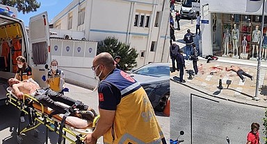 Filistinli genç,  turistlerin önünde kendini jiletledi