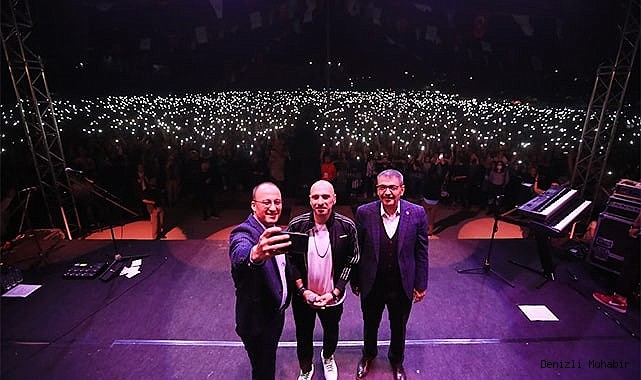 GRİPİN KONSERİ ONBİNLERCE GENCİ COŞTURDU
