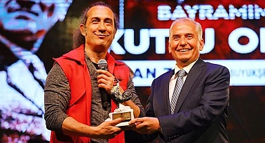Kıraç gençler için söyledi