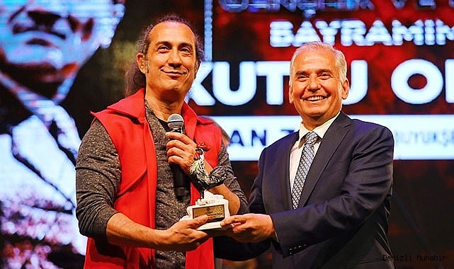Kıraç gençler için söyledi