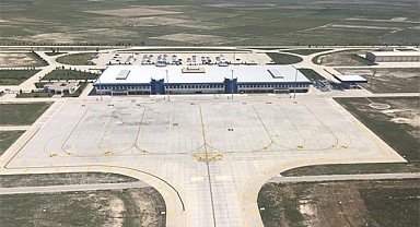 Nisan’da Çardak Havalimanını 34 bin yolcu kullandı