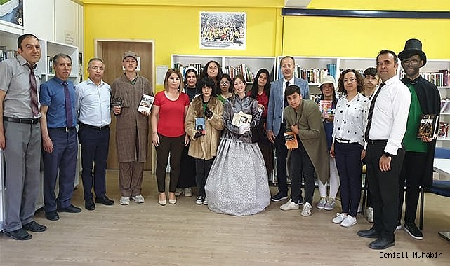 Öğrenciler, miniklere kitap sevgisini aşıladı