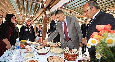 PAÜ’de Sürdürülebilir Termal Turizm Konuşuldu ve Yöresel Lezzetler Tadıldı