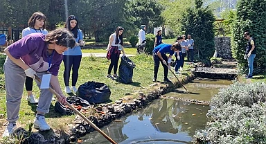 PAÜ Gölbahçe, Gönüllü Öğrencilerin Desteği ile Temizlendi