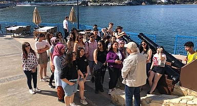 Sarayköy Belediyesi’nden öğrencilere motivasyon gezisi