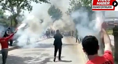 sis bombası taraftarın elinde patladı