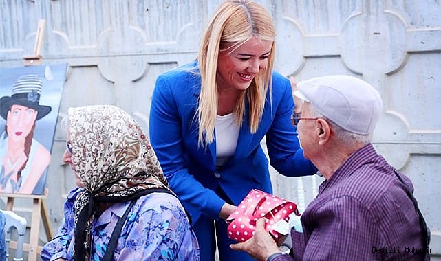 ALZHEİMER YAŞAM MERKEZİ’NDE BABALAR GÜNÜ'NE ERKEN KUTLAMA