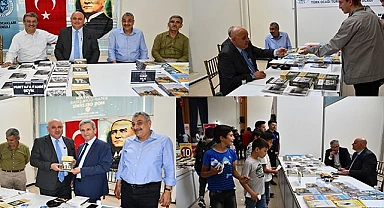 Başkan Şevik Kitaplarını İmzaladı