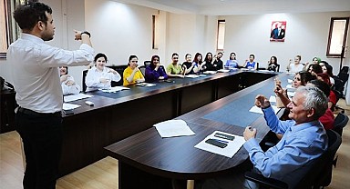 Büyükşehir personeli işaret dili öğreniyor