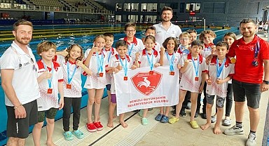 Büyükşehir yüzme takımı başarıya doymuyor