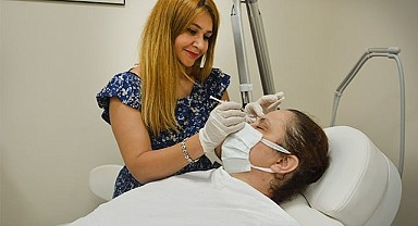 Kırışıklıklar botulinum toksin tedavisiyle geciktirilebiliyor
