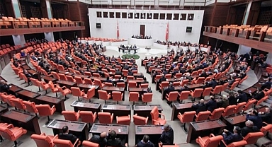 SOSYAL MEDYA DÜZENLEMESİ KANUNU TEKLİFİ GÖRÜŞMELERİ ERTELENDİ