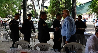 Buldan’da bayramlaşma geleneği Kurban’da da bozulmadı