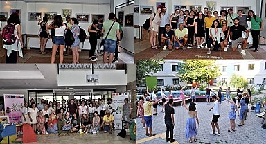 Erasmus’lu öğrenciler, Denizli Gazeteciler Cemiyeti Sergisi’ni ziyaret etti