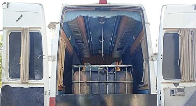 Takibe alınan minibüsten kaçak akaryakıt çıktı