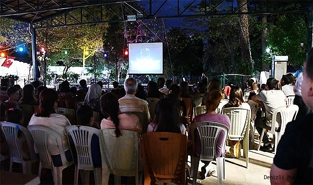 Başkan Şevik çocuklarla birlikte açık havada sinema keyfi yaşadı