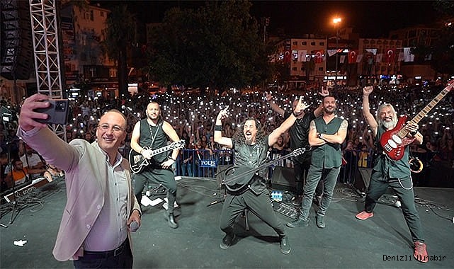PAMUKKALE BELEDİYESİNİN ZAFER BAYRAMI  KONSERLERİ DENİZLİLİLER’İ COŞTURDU