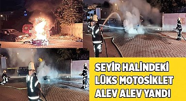 Seyir halindeki lüks motosiklet alev alev yandı