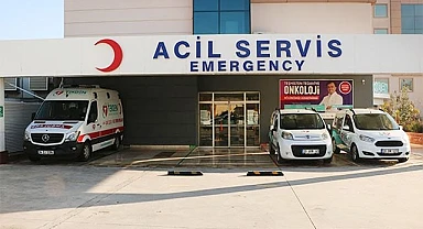 Üzerine demir pencere düşen bebeğin tedavisine devam ediliyor