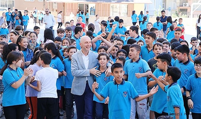 Başkan Özbaş’a öğrencilerden sevgi seli