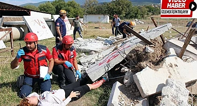 Denizli’de deprem tatbikatı gerçeği aratmadı