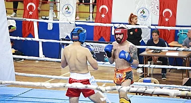  Kick boks heyecanı Denizli'de yaşandı
