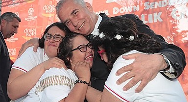 Mutluluğun adresi Down Kafe misafirlerini bekliyor