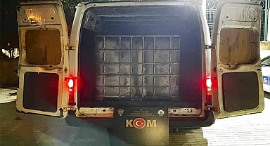 Takibe alınan minibüsten kaçak akaryakıt çıktı