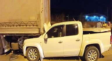Tıra ok gibi saplandı