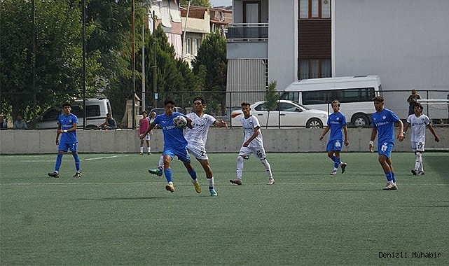 4 kırmızı kartın olduğu karşılaşma 2-2 sona erdi