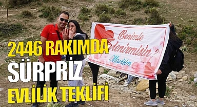 Genç antrenörden 2446 rakımda sürpriz evlilik teklifi