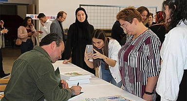 İletişim Fakültesi’nin Gerçekleştirdiği “İletişim ve Mizah” Temalı Söyleşiye Yoğun İlgi