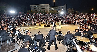 Kampüs Buluşmaları’nda 90’lar rüzgarı esti