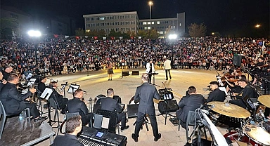Kampüs Buluşmaları’nda 90’lar rüzgarı esti