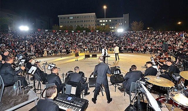 Kampüs Buluşmaları’nda 90’lar rüzgarı esti