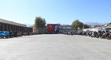 PAMUKKALE'DE 29 EKİM CUMHURİYET KORTEJİ COŞKUSU