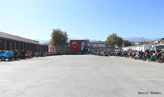 PAMUKKALE'DE 29 EKİM CUMHURİYET KORTEJİ COŞKUSU