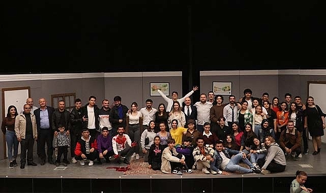Sarayköy Belediyesi Tiyatro Kulübü sezona ödülle başladı