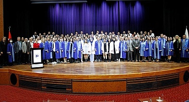 22 Kasım Dünya Diş Hekimleri Gününde Beyaz Önlüklerini Giydiler