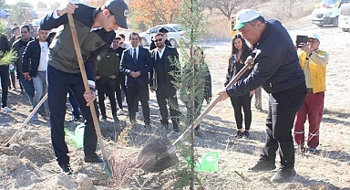Çal’da geleceğe nefes için bin fidan dikildi