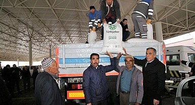Çameli’nde arıcılara 34 ton toz şeker dağıtıldı