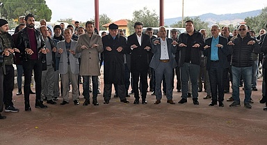 Doğan Mahallesi sakinleri yağmur duasına çıktı