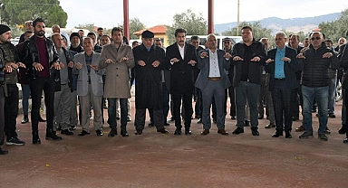 Doğan Mahallesi sakinleri yağmur duasına çıktı