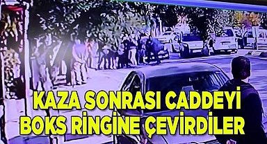 Kaza sonrası caddeyi boks ringine çevirdiler