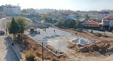 PAMUKKALE BELEDİYESİNDEN HALI SAHA ATAĞI