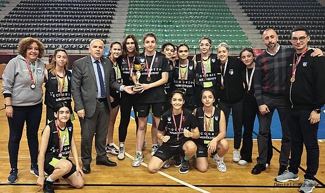 BASKETBOLUN ŞAMPİYONU MERKEZEFENDİ